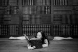 The woman and the book Poster och Canvastavla