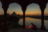 Illuminating the Taj Poster och Canvastavla