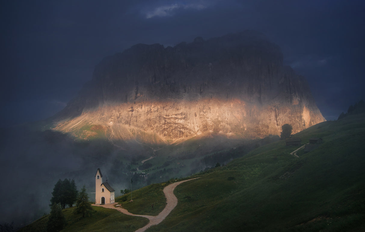 Chapel in the Dolomites Poster och Canvastavla