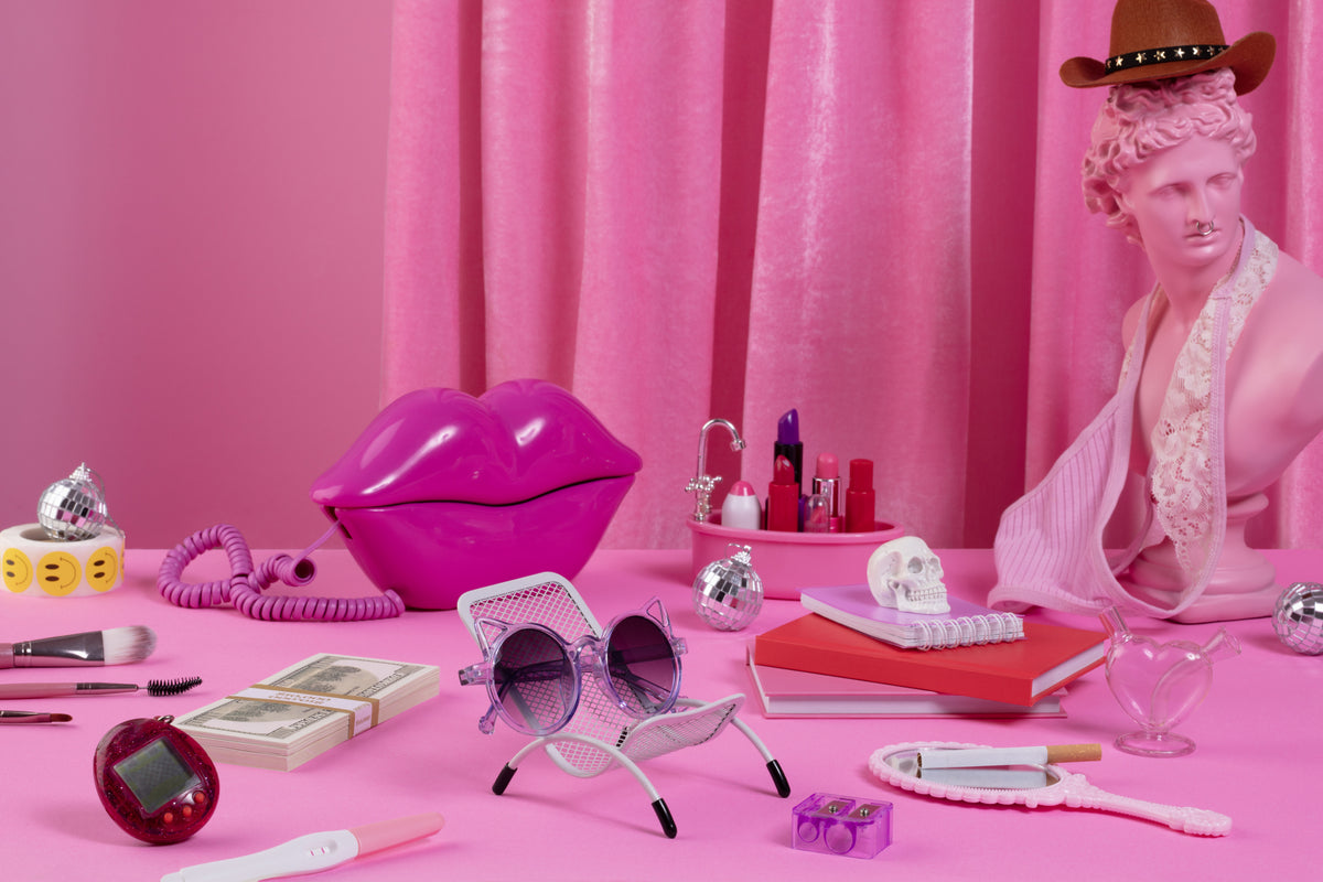 Chaos in the pink room Poster och Canvastavla