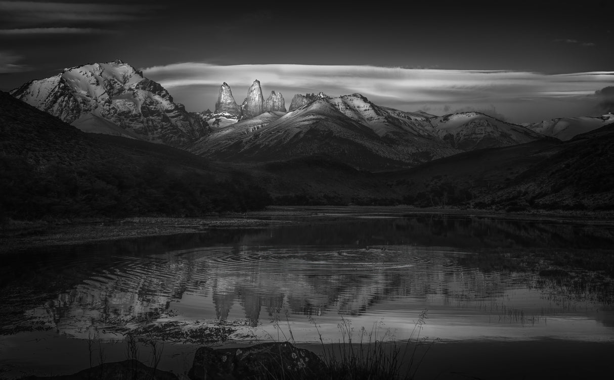 Tranquil Peak Poster och Canvastavla