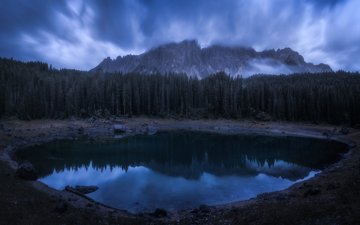 The Mysterious Lake Poster och Canvastavla