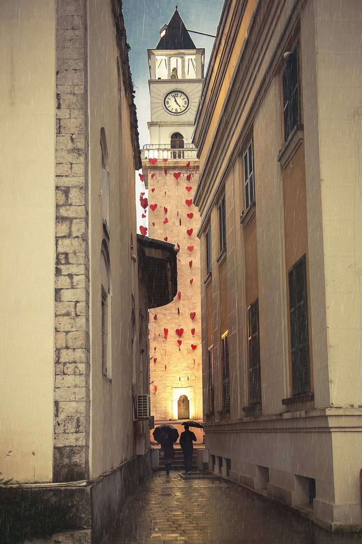 Love under clock tower Tirana Poster och Canvastavla