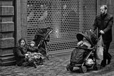 the gap between poor and rich Poster och Canvastavla