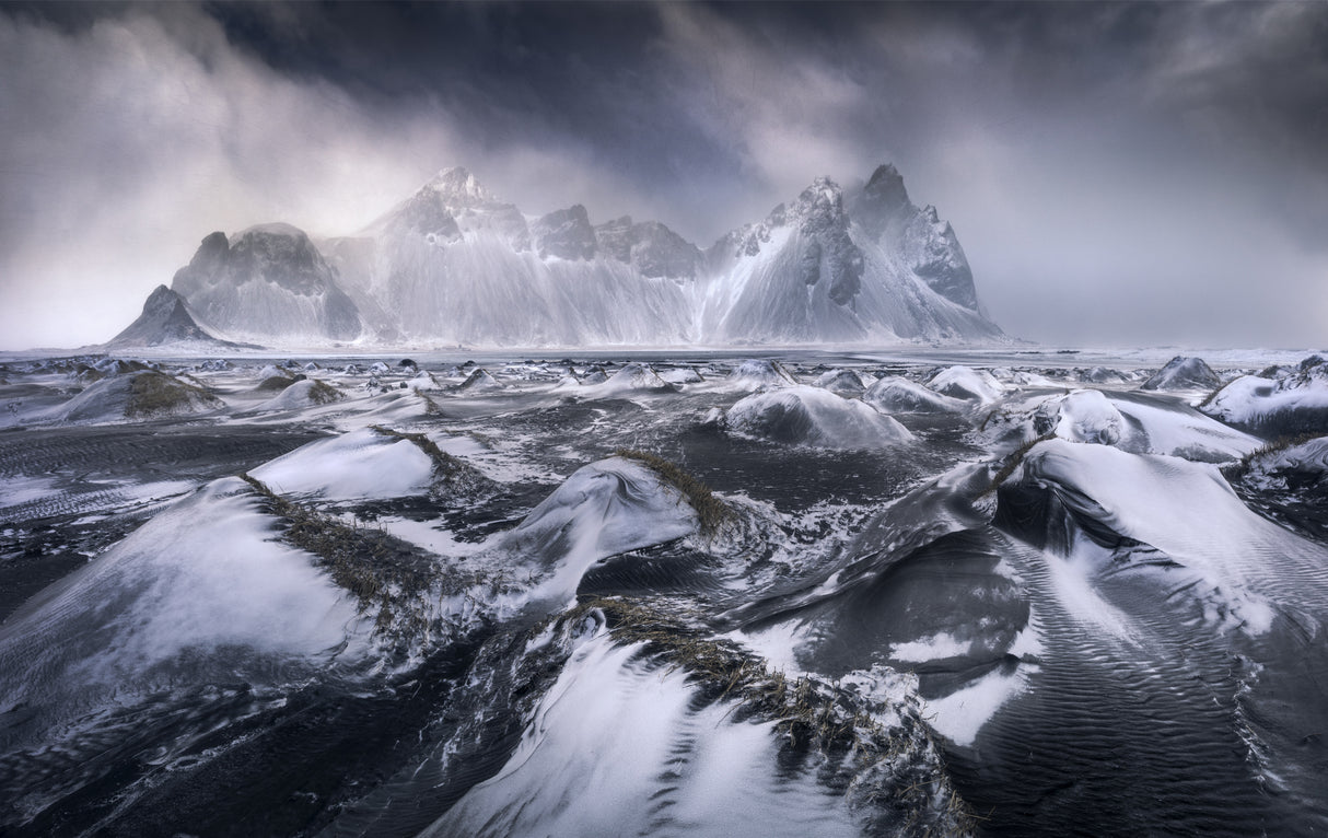 Stokknes Durig Snowstorm Poster och Canvastavla