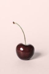 Single cherry Poster och Canvastavla