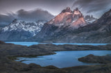 Cuernos Towers at dawn Poster och Canvastavla