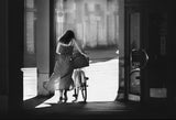 Woman with the bicycle Poster och Canvastavla