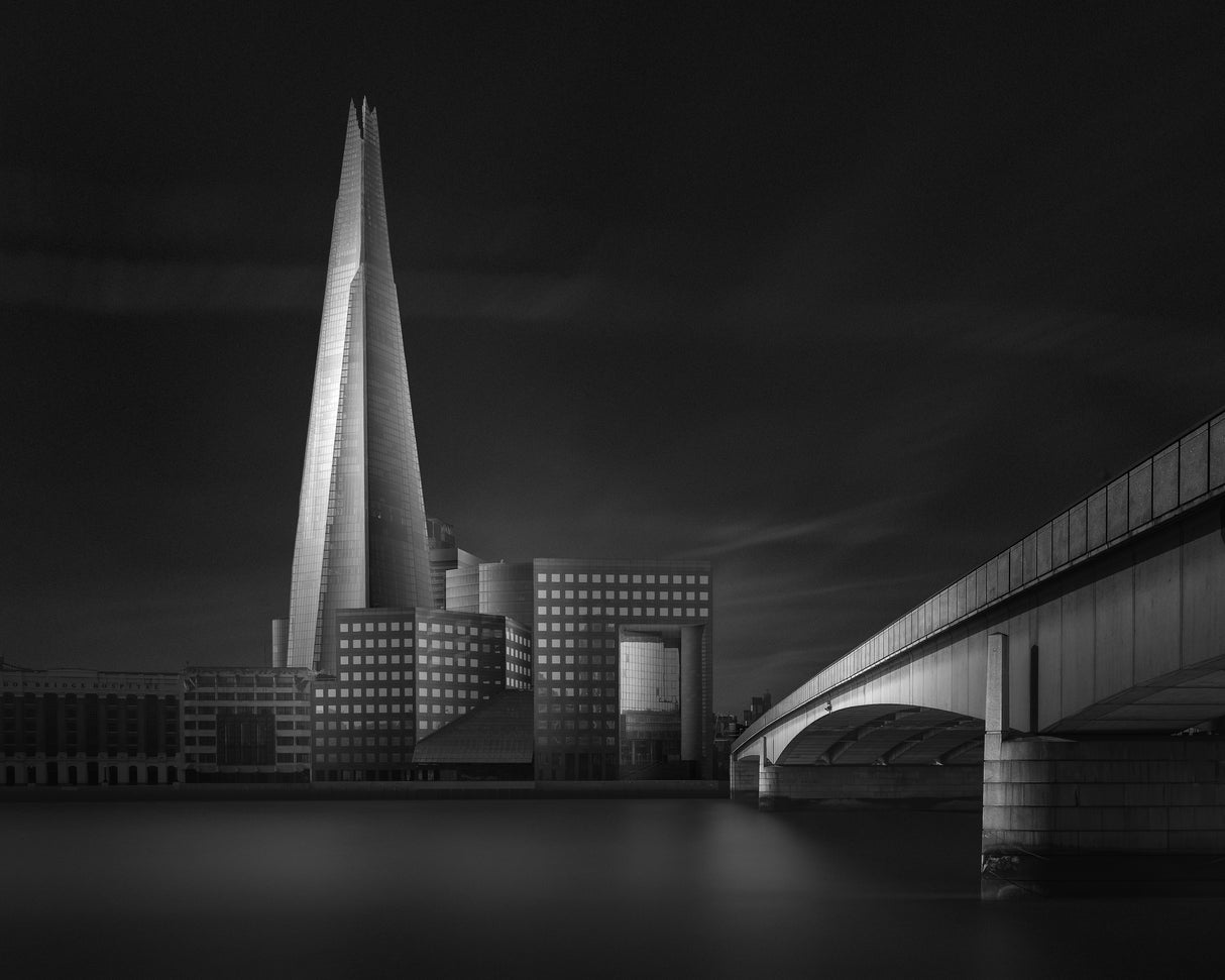 Lucid Dream II - The Shard &amp; London Bridge Poster och Canvastavla