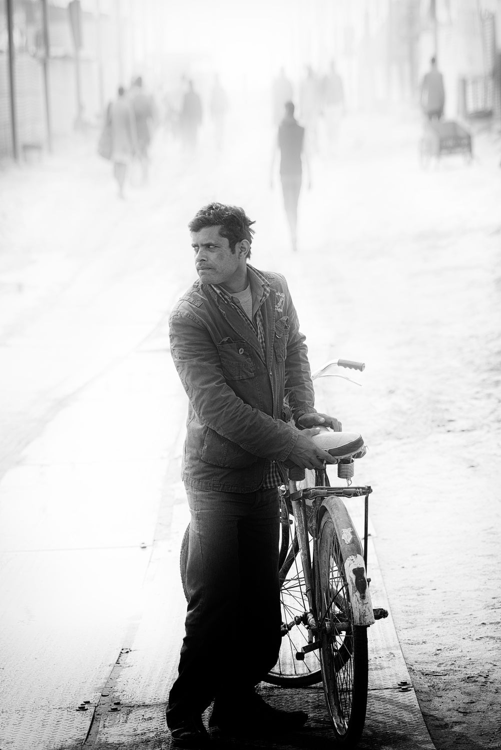 A man with his bicycle at morning, Allahabad Poster och Canvastavla