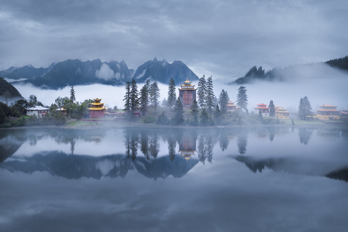 Cuoka Lake Poster och Canvastavla