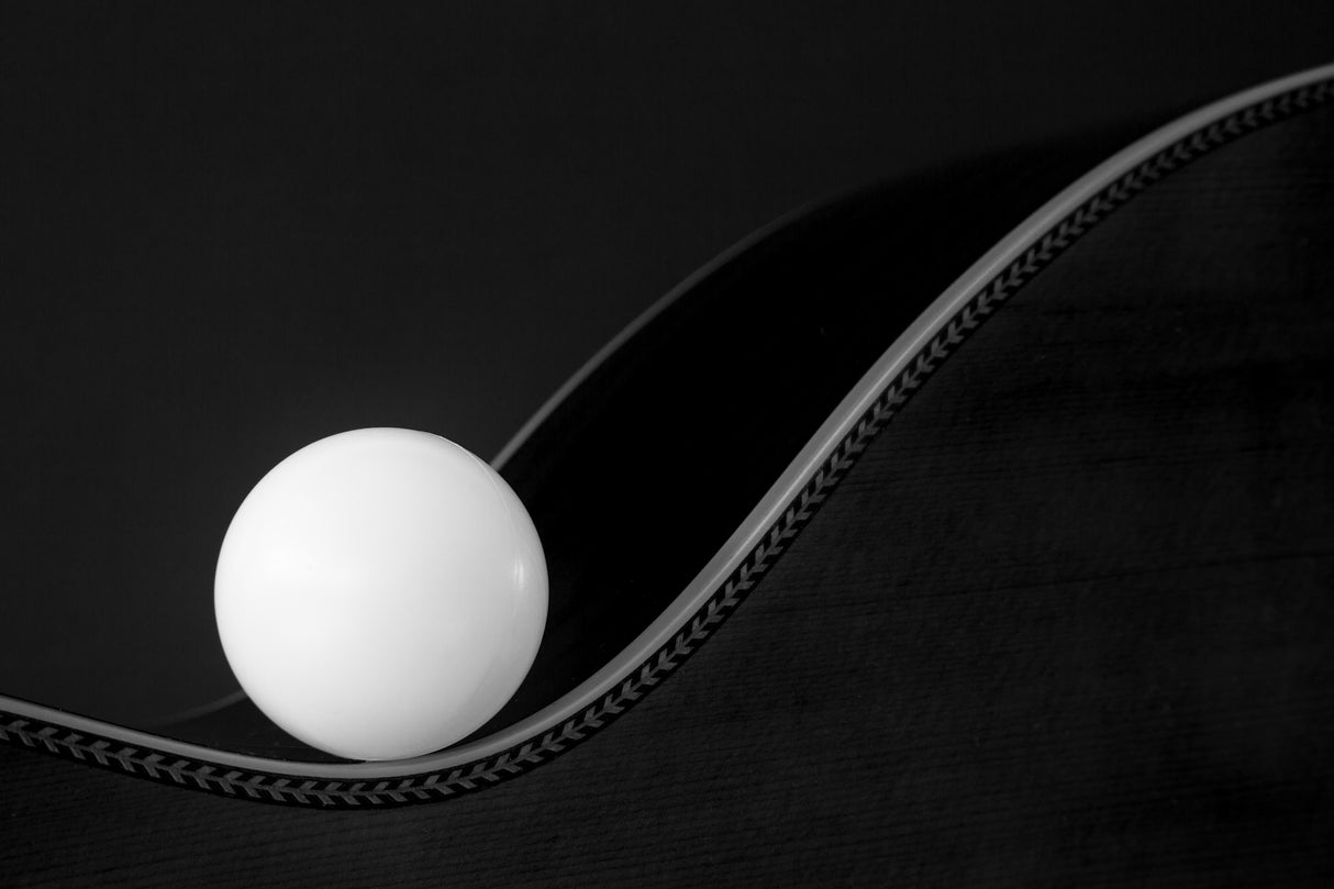 Ball on a Curve Poster och Canvastavla