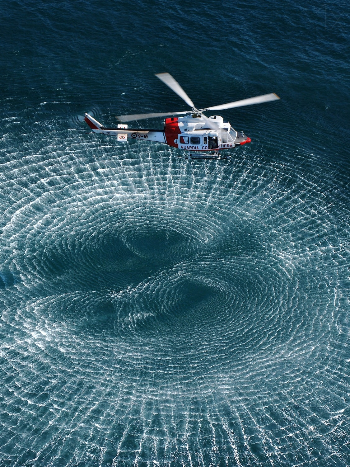 Italian Coast Guard: hovering Poster och Canvastavla