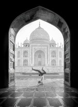Yoga in Taj Mahal Poster och Canvastavla