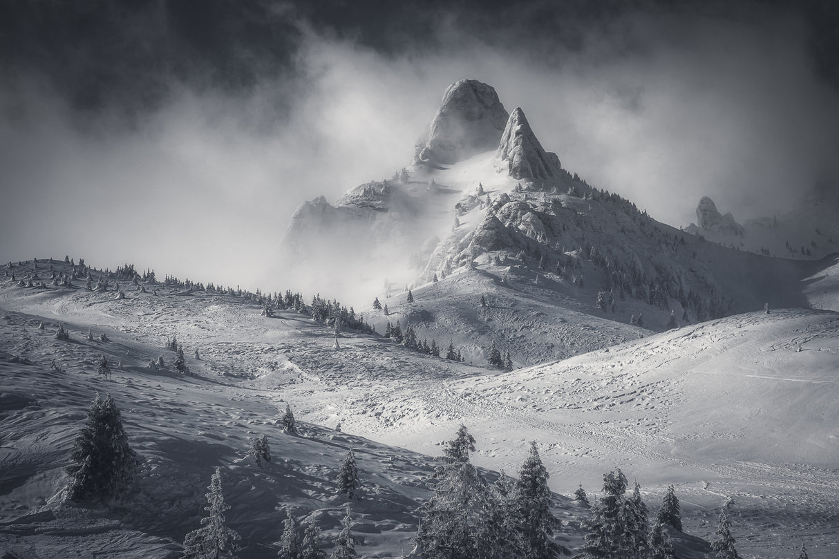 Dramatic Mountain Poster och Canvastavla