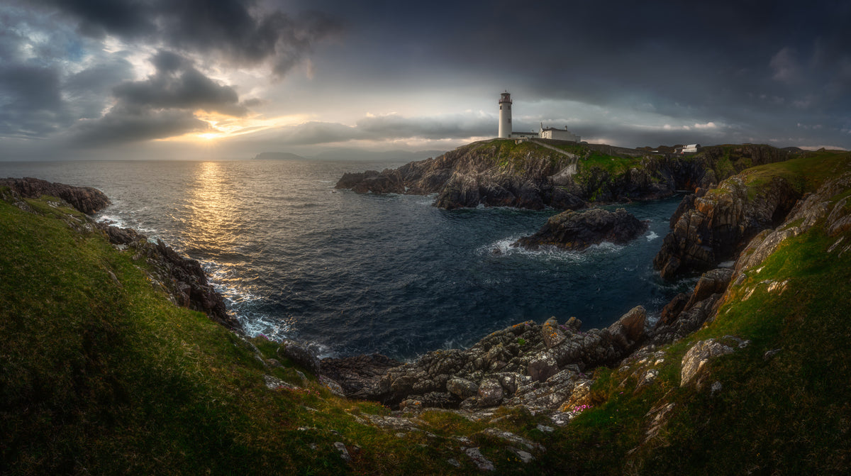 The lighthouse Poster och Canvastavla