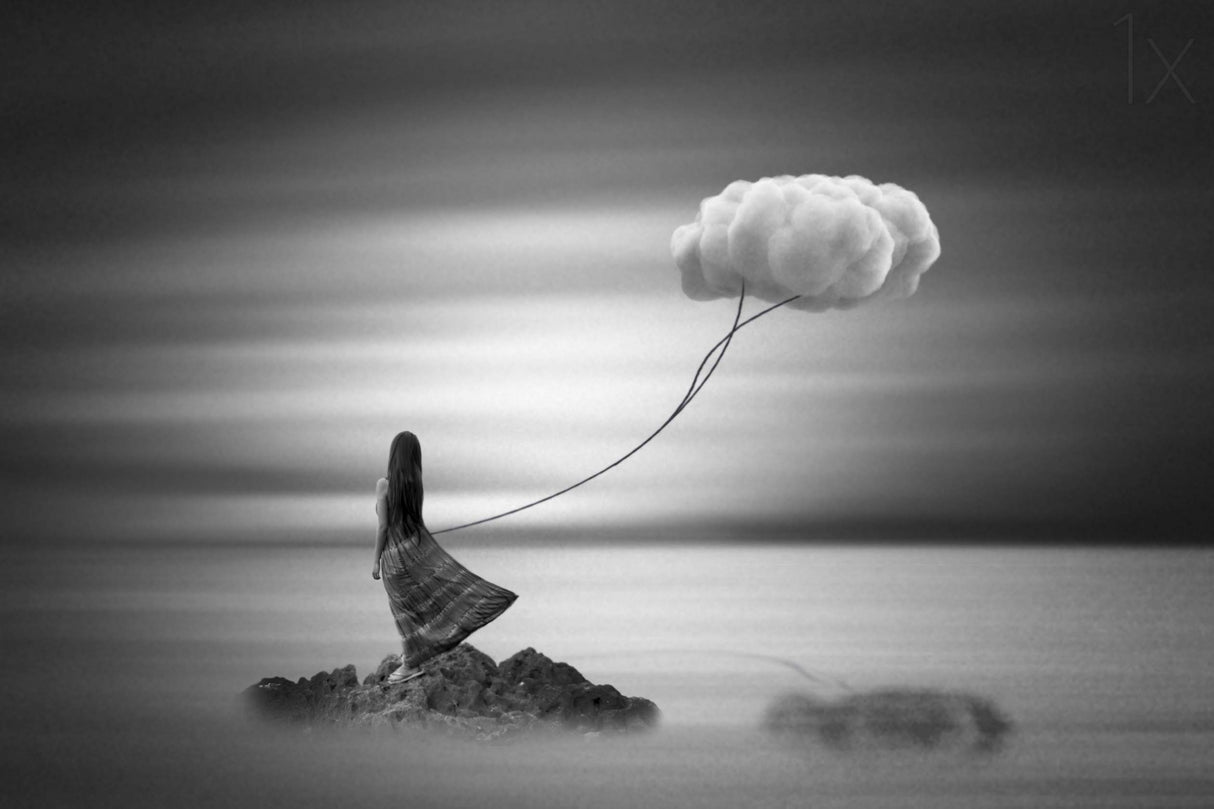 Holding on to the Past Poster och Canvastavla