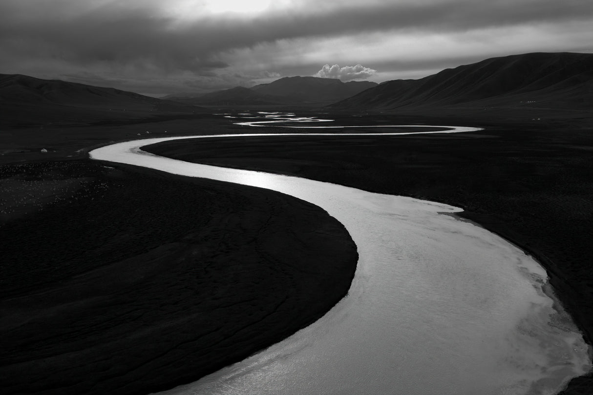 A winding river Poster och Canvastavla