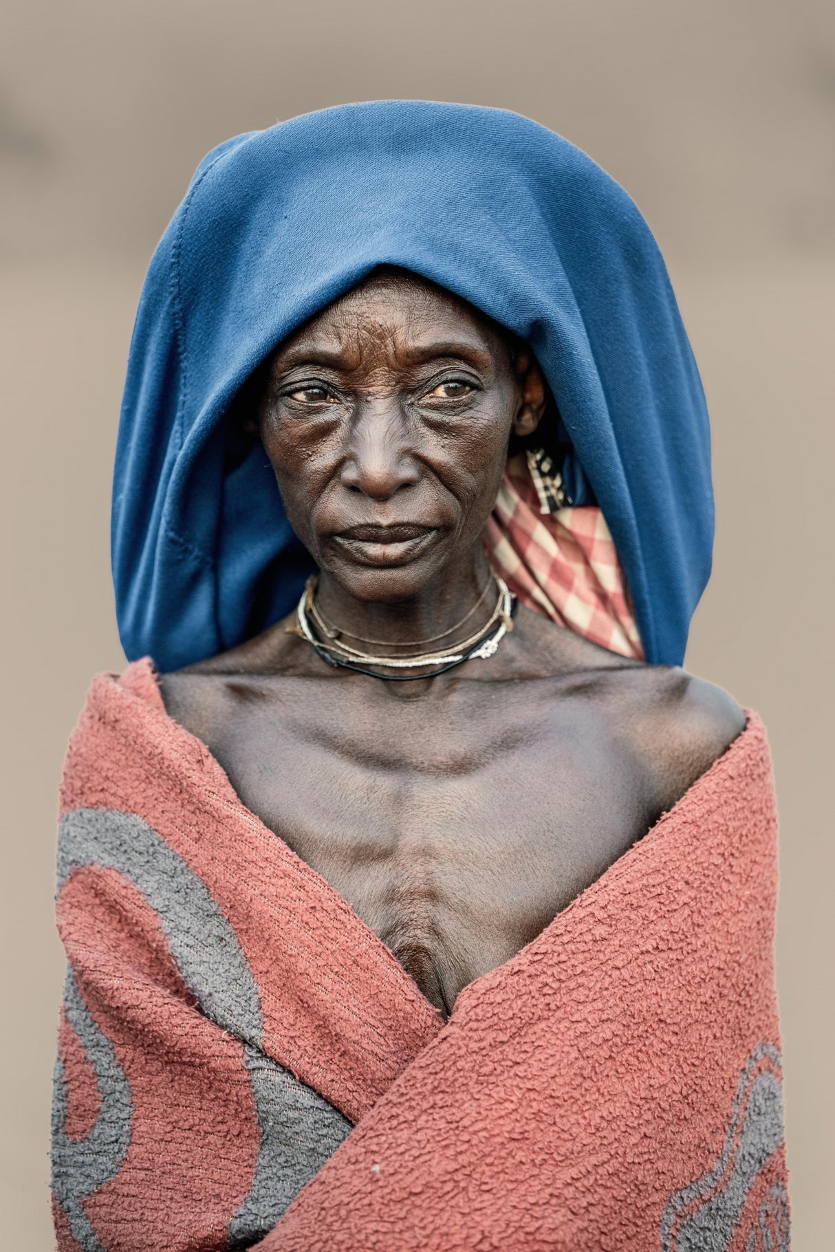 A woman of the Ovakuvale Poster och Canvastavla