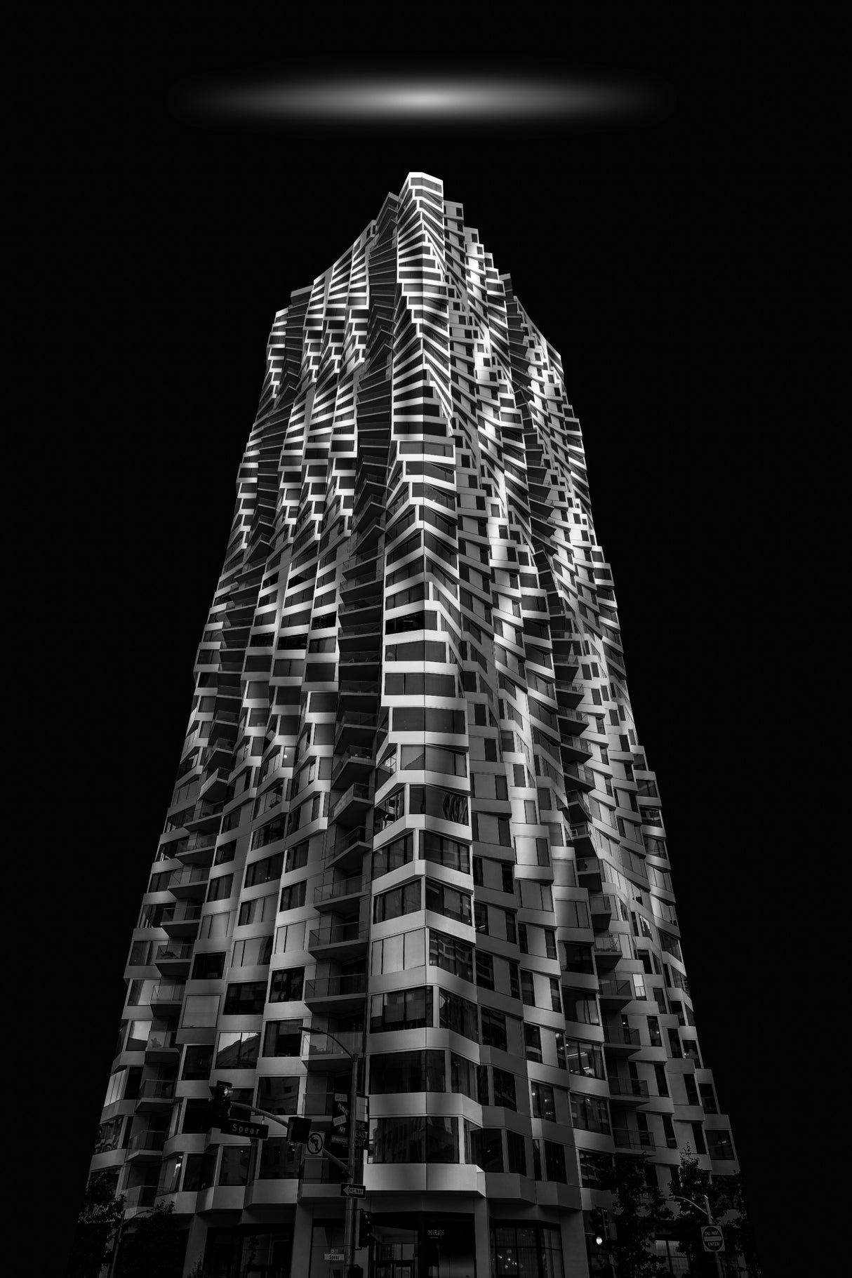 Twisting Tower Poster och Canvastavla