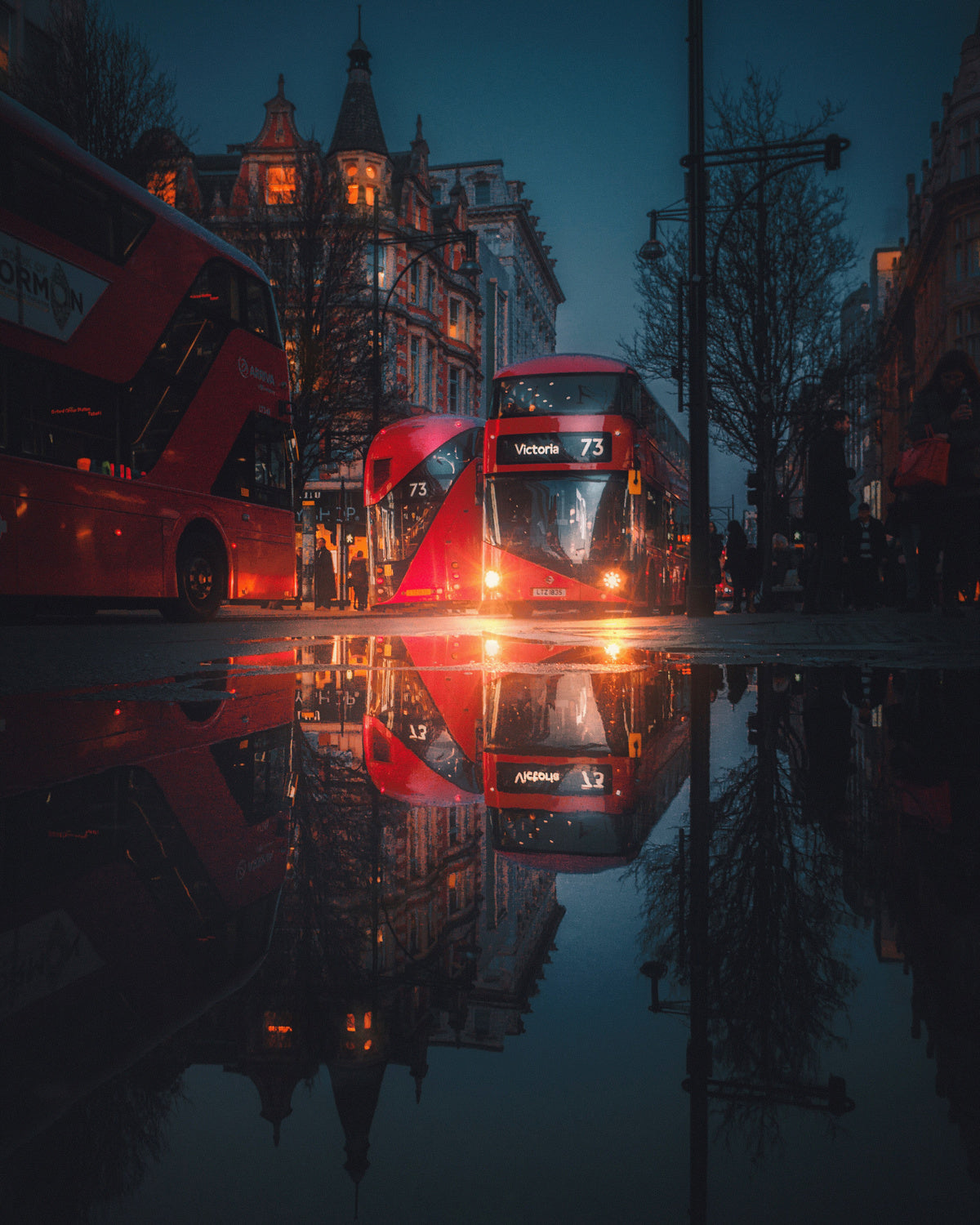 London night reflections Poster och Canvastavla