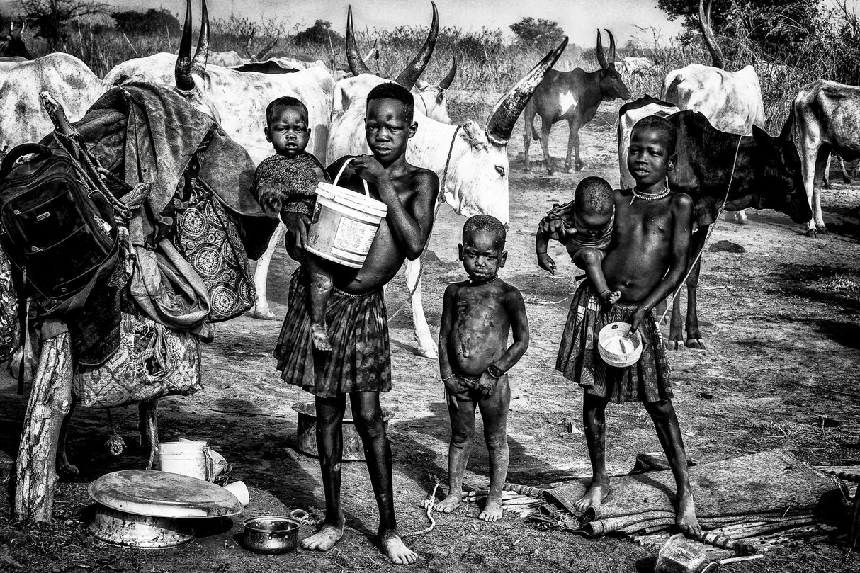 Life in a Mundari cattle camp - South Sudan Poster och Canvastavla