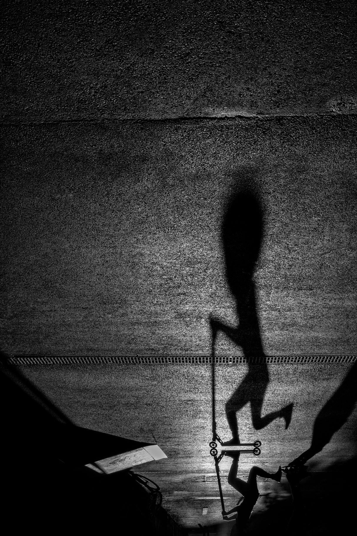 Shadow kickscooting Poster och Canvastavla