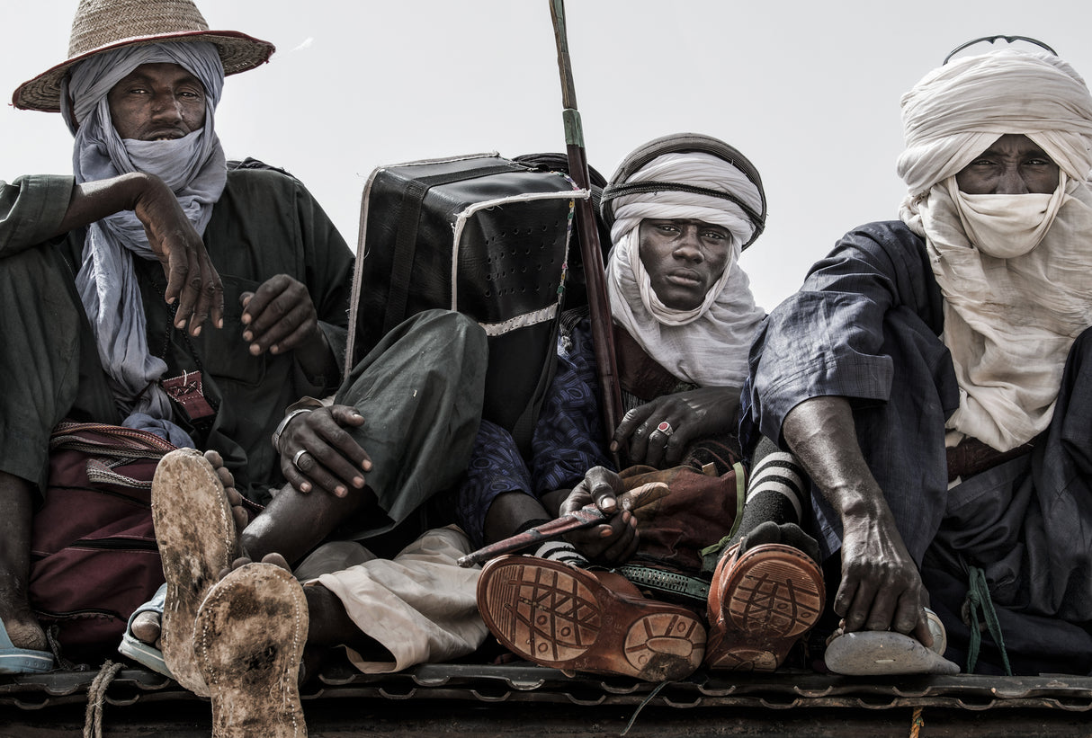 Peul men leaving the gerewol festival - Niger Poster och Canvastavla