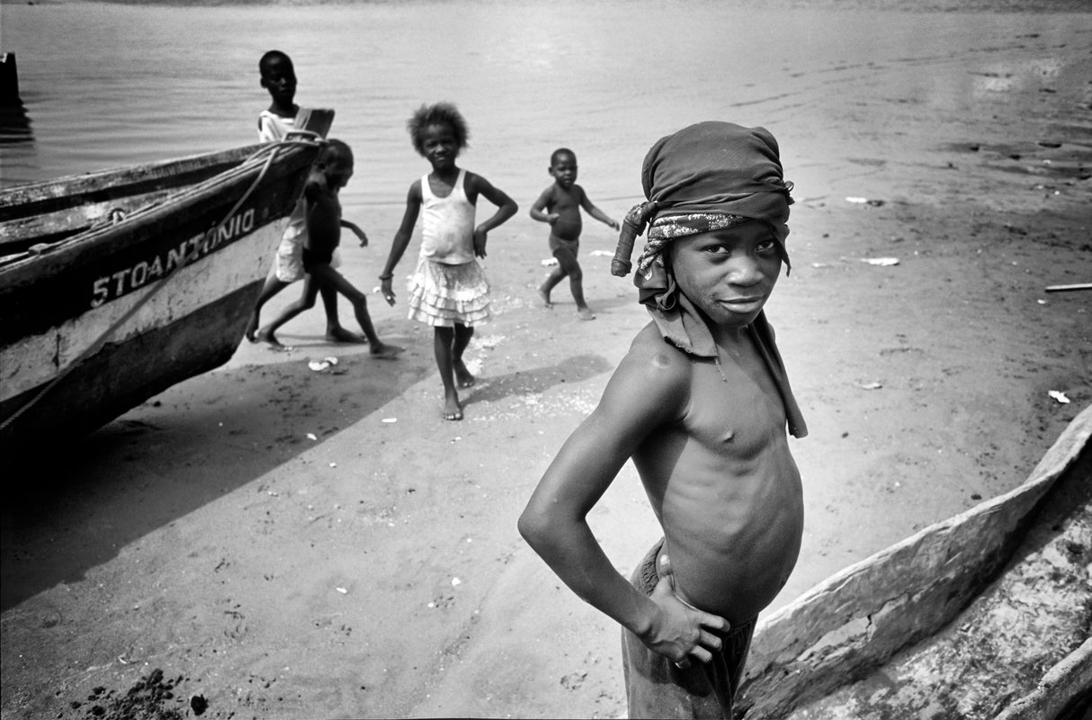 Angola - Fisherman's village Poster och Canvastavla