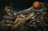 The man who repaired the net Poster och Canvastavla