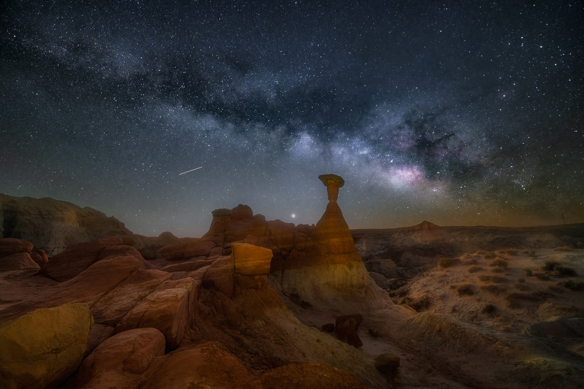 Milky Way Over Toadstool Hoodoos Poster och Canvastavla