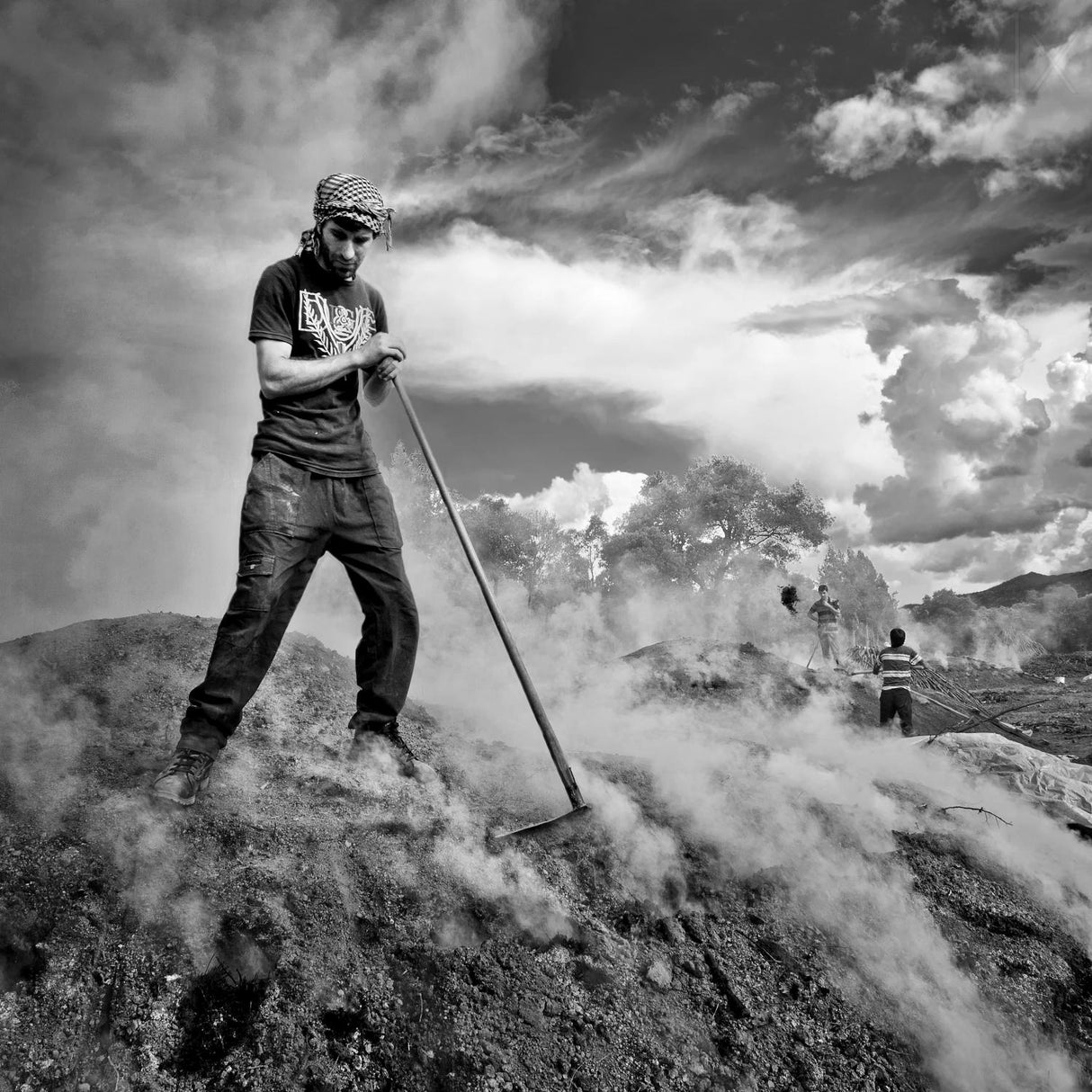 charcoal workers Poster och Canvastavla