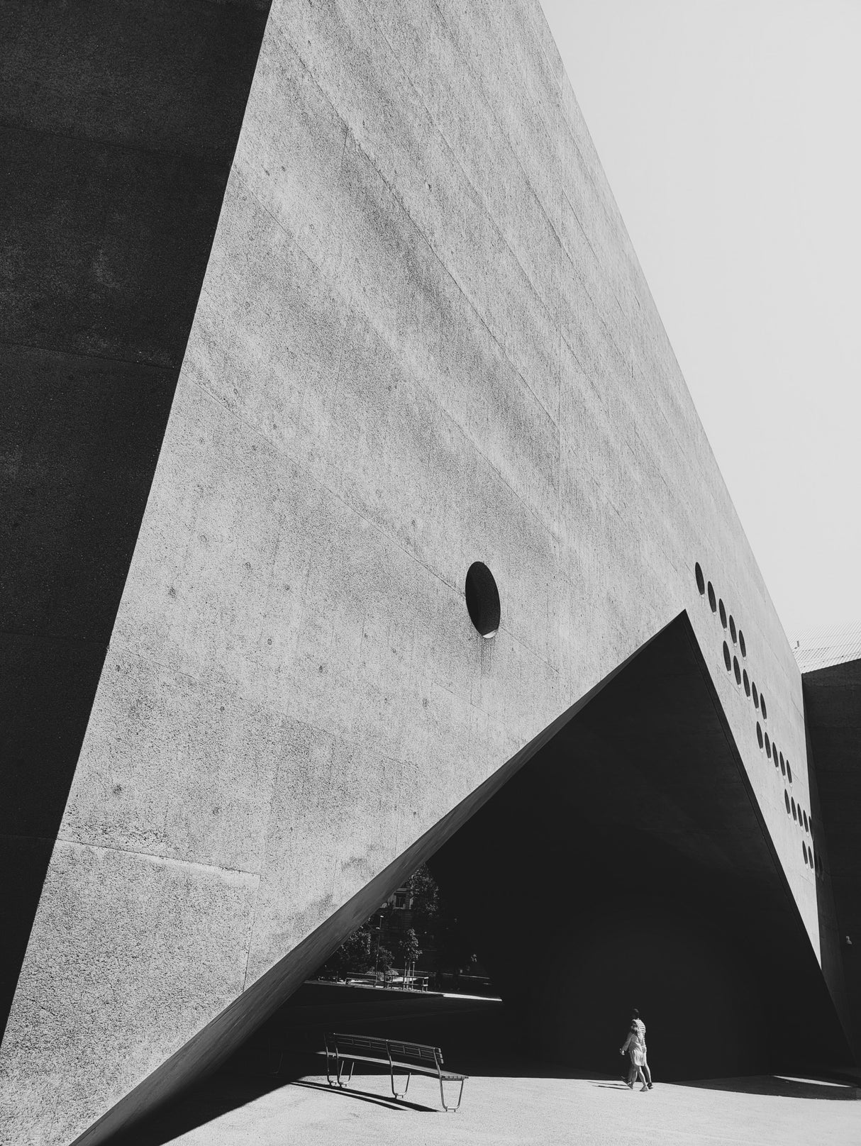 Museum Building 2 Poster och Canvastavla