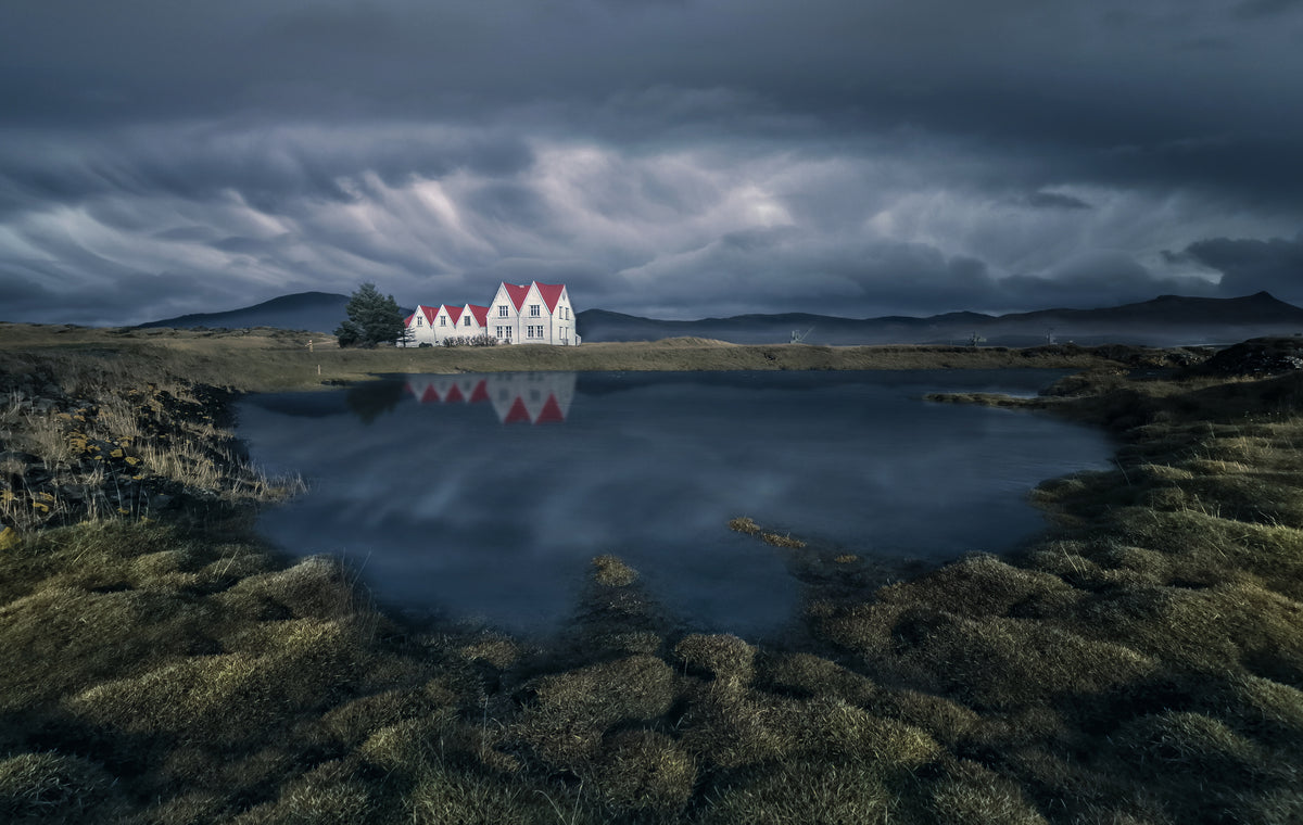 The Red house Poster och Canvastavla