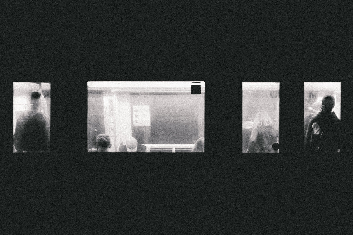 Ghosts Poster och Canvastavla