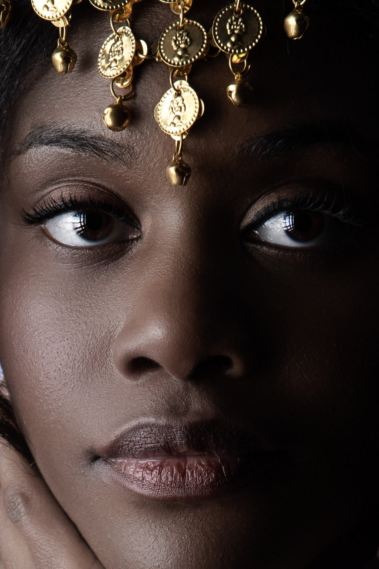 Ebony Eyes Poster och Canvastavla