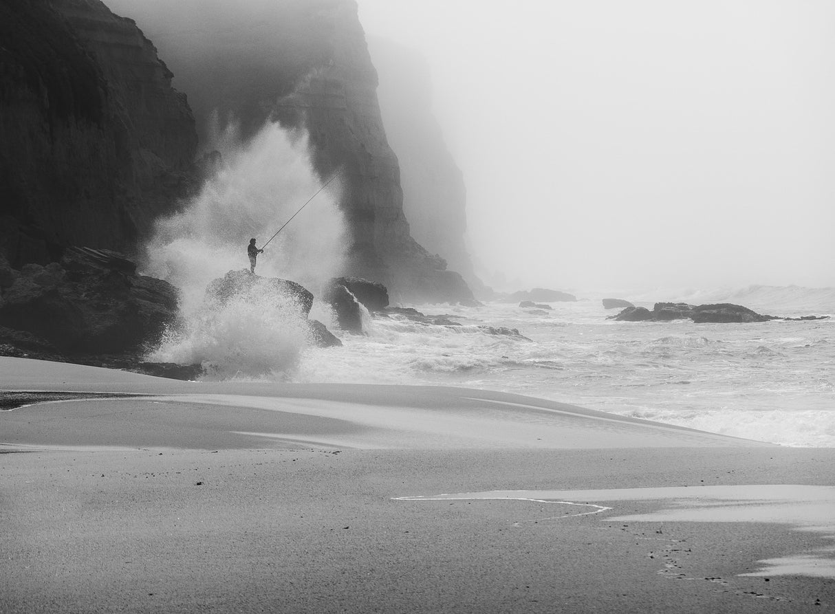 The fisherman and the wave Poster och Canvastavla