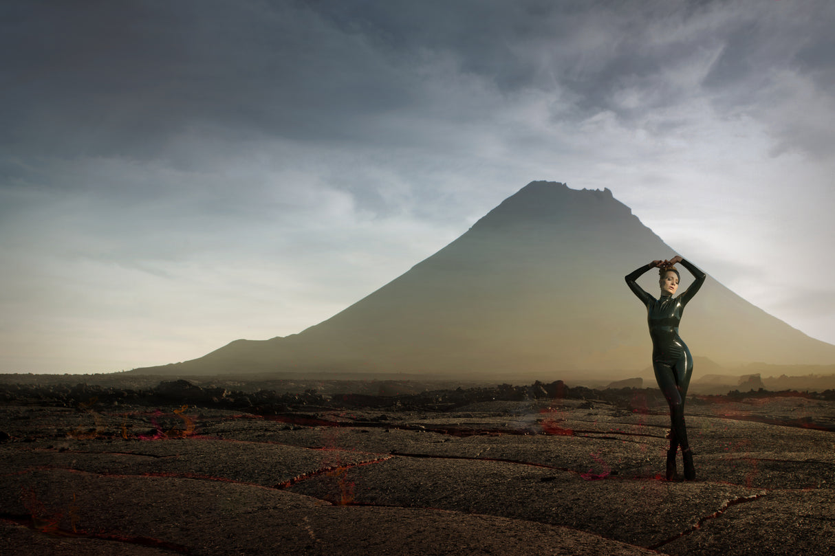 dancer in the crater Poster och Canvastavla