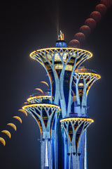 Total Lunar Eclipse and Beijing Olympic Tower Poster och Canvastavla