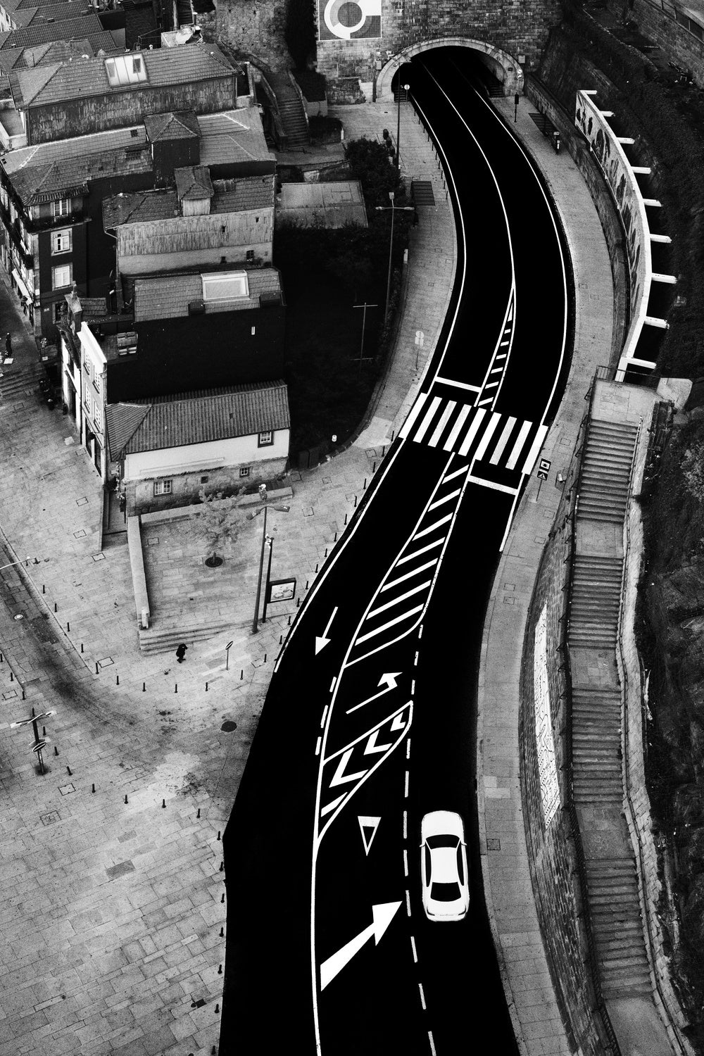 White car on the track Poster och Canvastavla