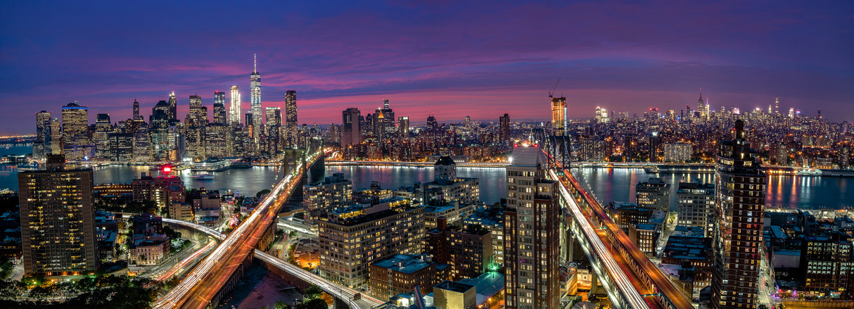 Manhattan skyline during beautiful sunset Poster och Canvastavla
