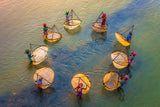 Fisherwomen at Work Poster och Canvastavla