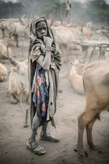 Young Mundari herder Poster och Canvastavla