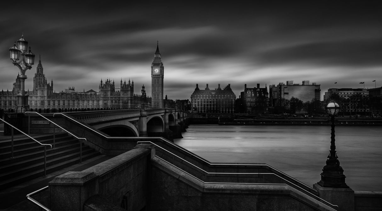 Queen's Walk - London Poster och Canvastavla