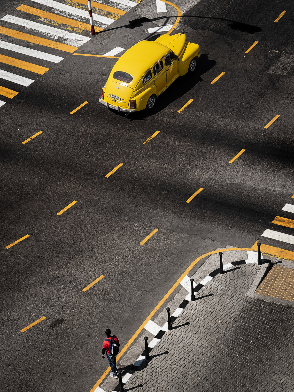 Yellow Car Poster och Canvastavla
