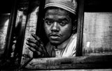 Boy in a bus - Bangladesh Poster och Canvastavla