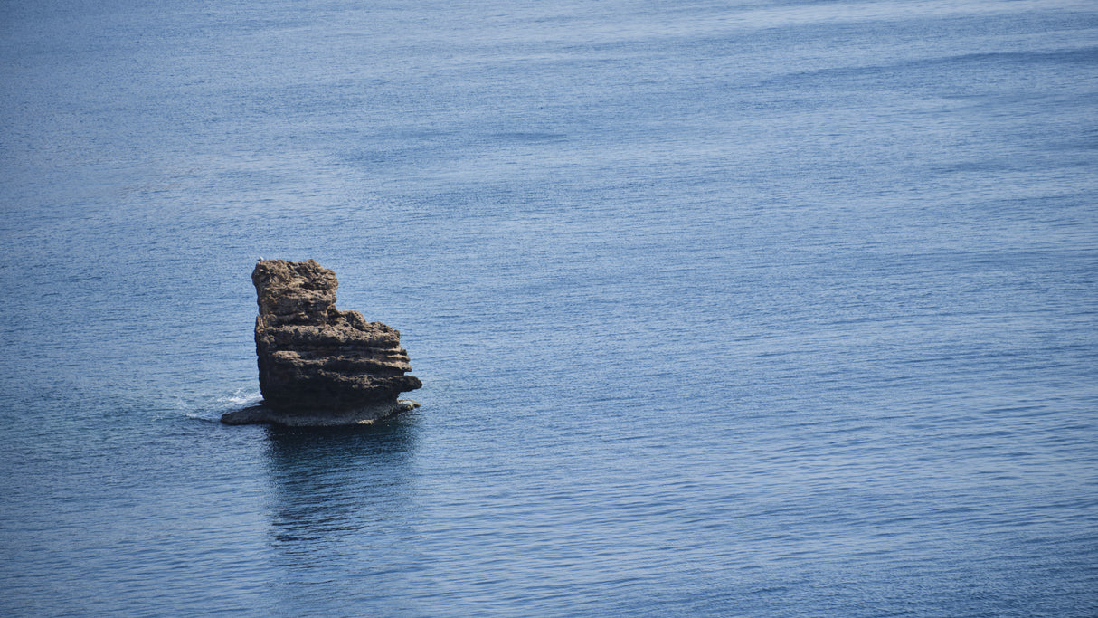 peaceful sea view and cliffs Poster och Canvastavla