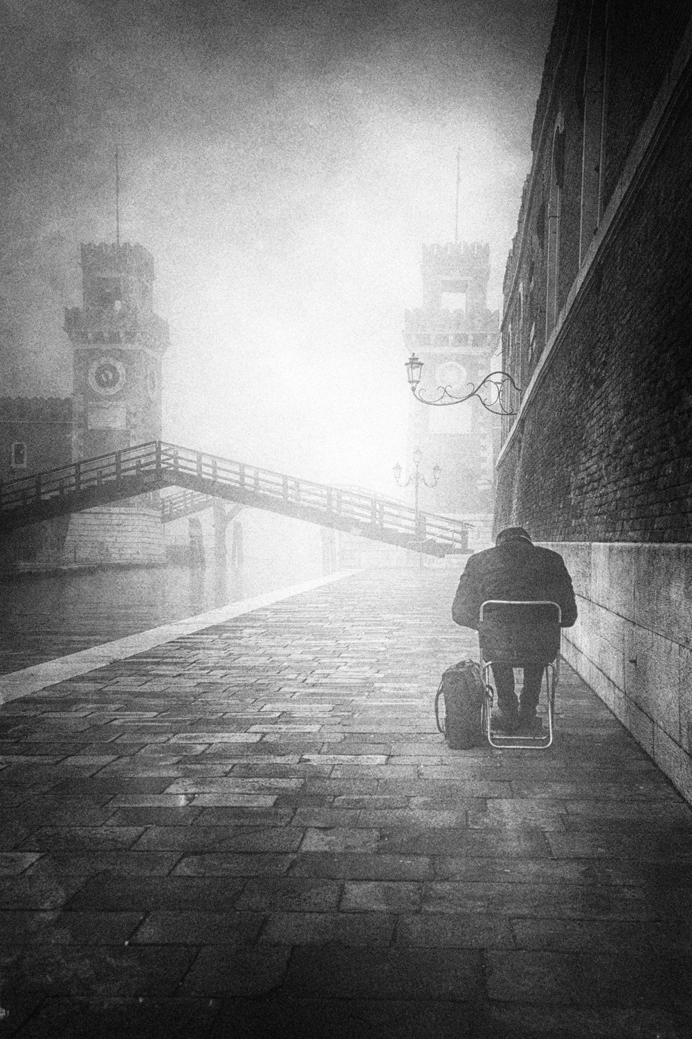 Foggy Christmas Morning Poster och Canvastavla