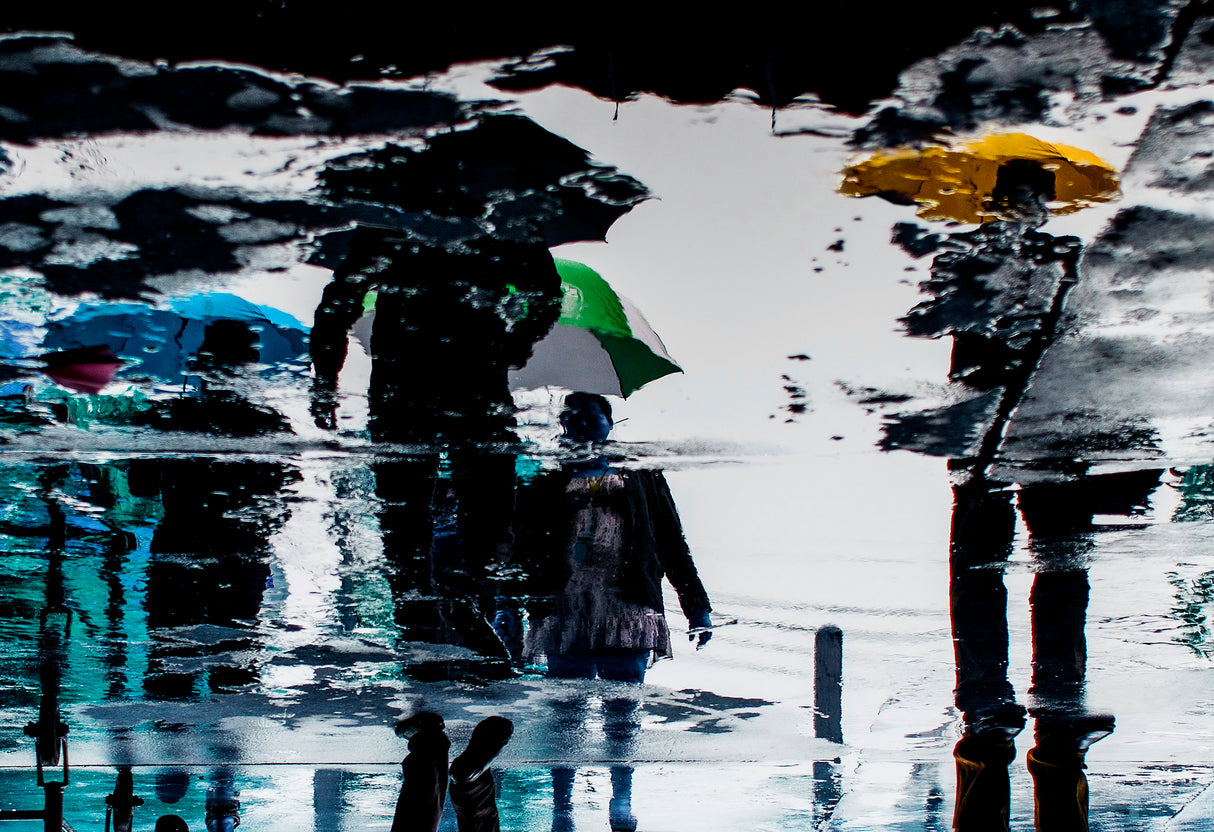 Walk on the rain Poster och Canvastavla