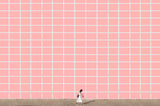 Walking through the pink Poster och Canvastavla